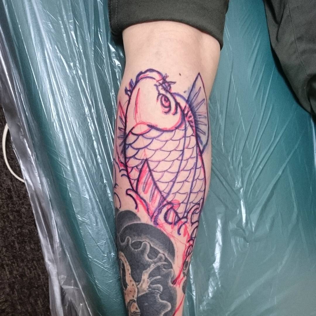 Koi fish japanese irezumi tattoo on the forearm by Daichi Horiyama