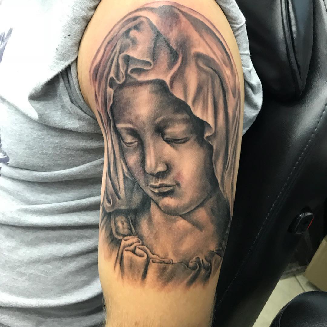 Tattoo by @tattootre — realism