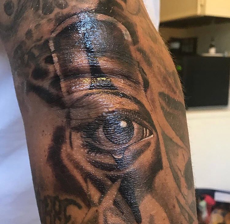 Eye realism tattoo on the forearm by Felix 🔸 Chesto (Tattooers)