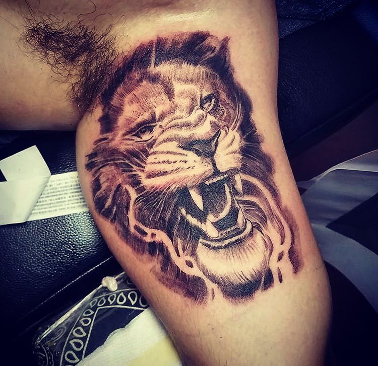 Lion realism tattoo on the forearm by Felix 🔸 Chesto (Tattooers)