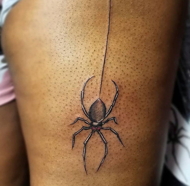 Spider realism tattoo on the thigh by Felix 🔸 Chesto (Tattooers)