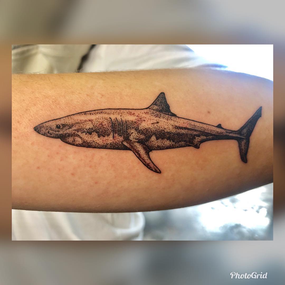 Tattoo by @artjimenez_tattoo — dotwork