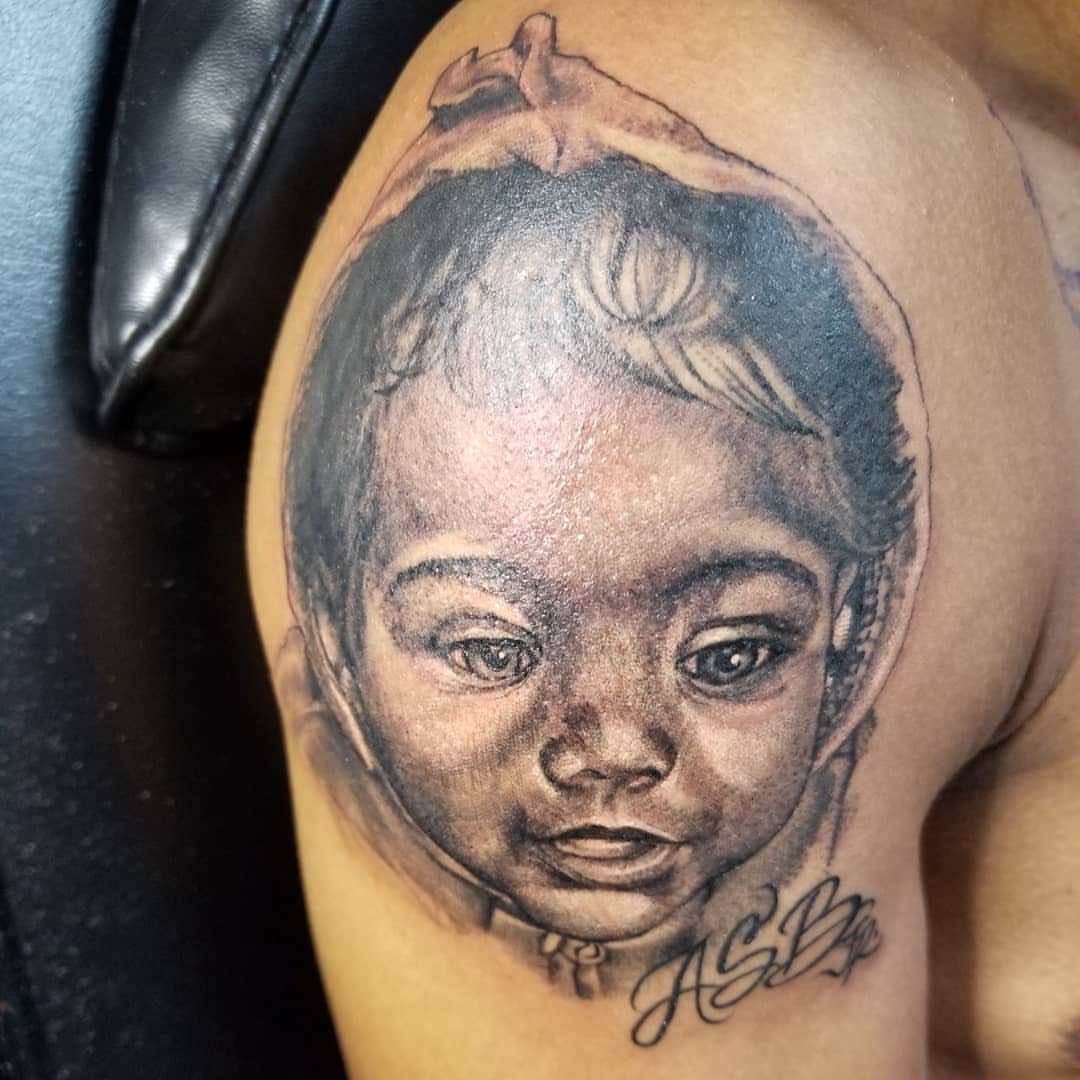 Tattoo by @v.tattooz — realism