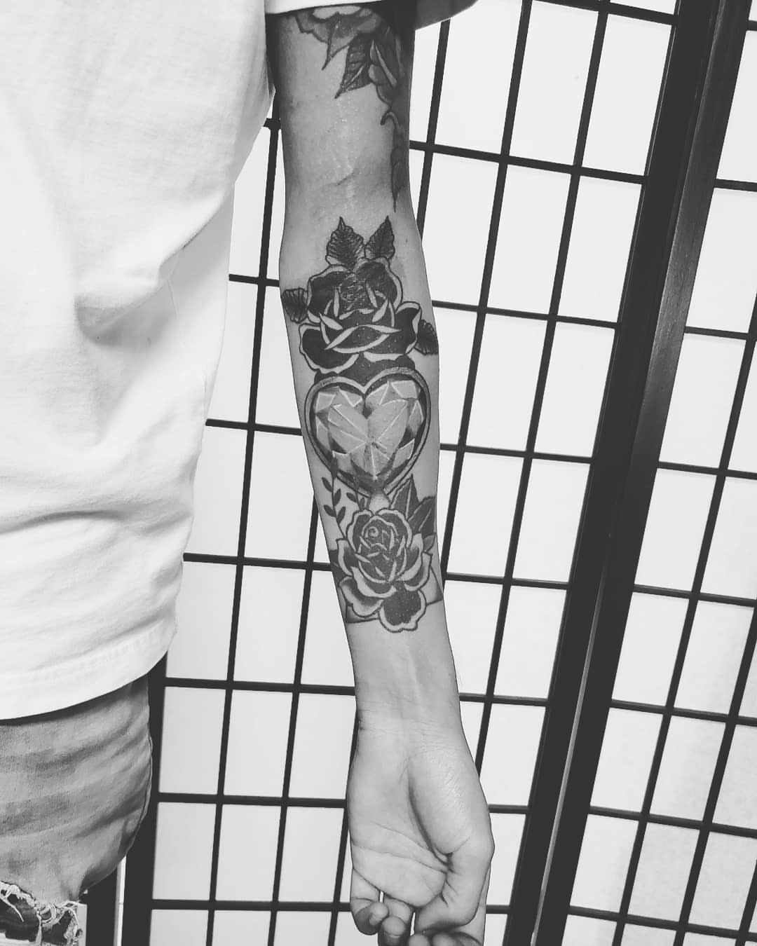 Tattoo by @eddy_tinta — black_and_grey