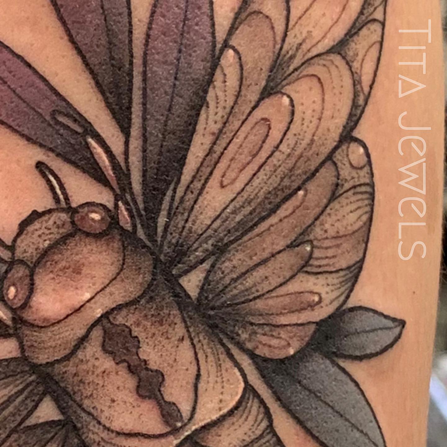 Tattoo by @titajewelstattoo — black_and_grey