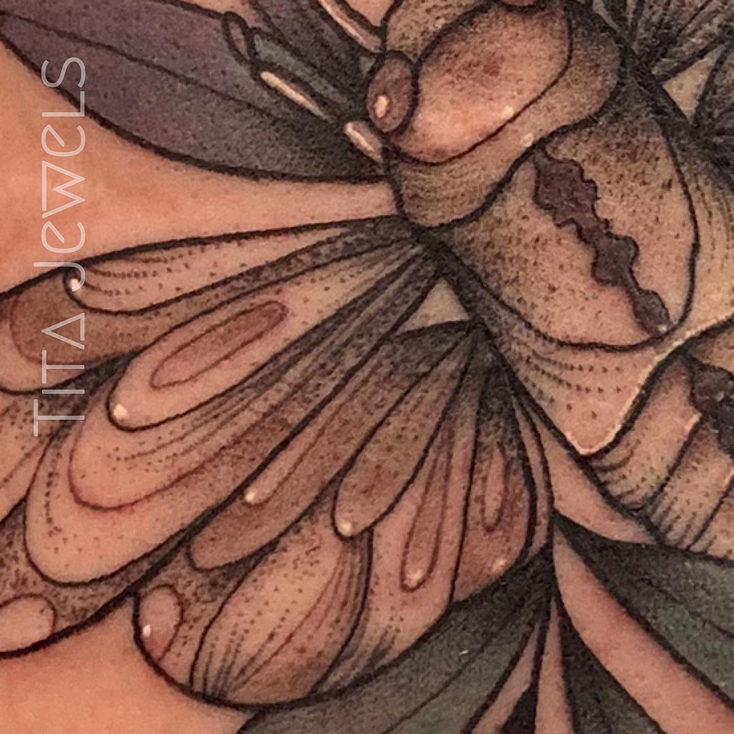 Tattoo by @titajewelstattoo — dotwork