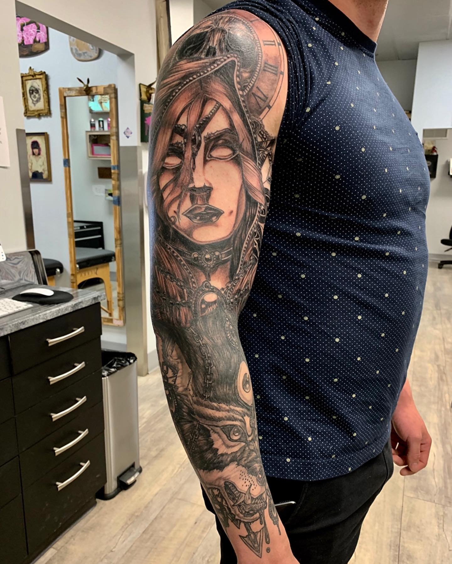 Tattoo by @fabianbaigueratattoo — realism, dark_realism