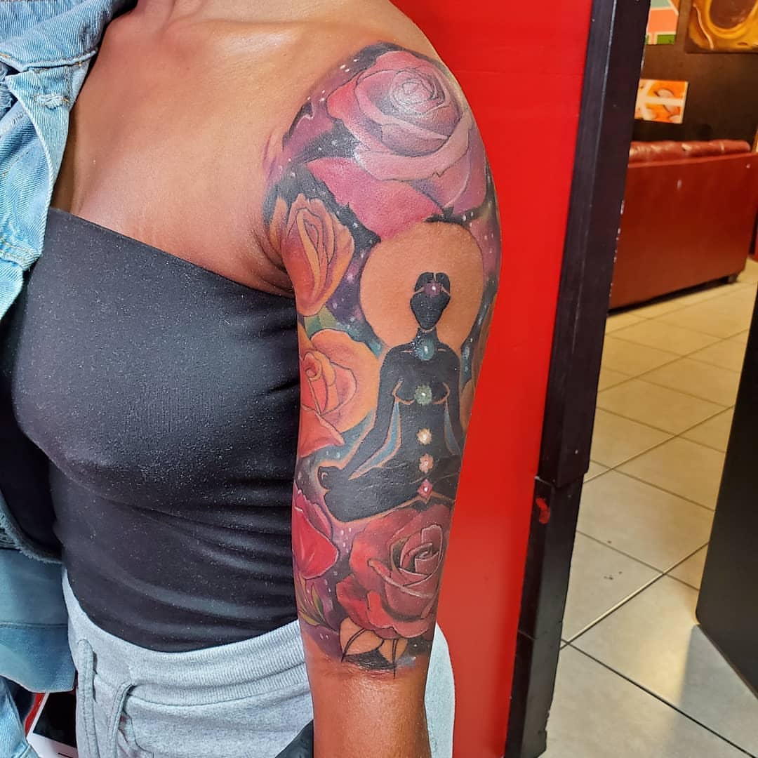 Tattoo by @v.tattooz — realism, dotwork