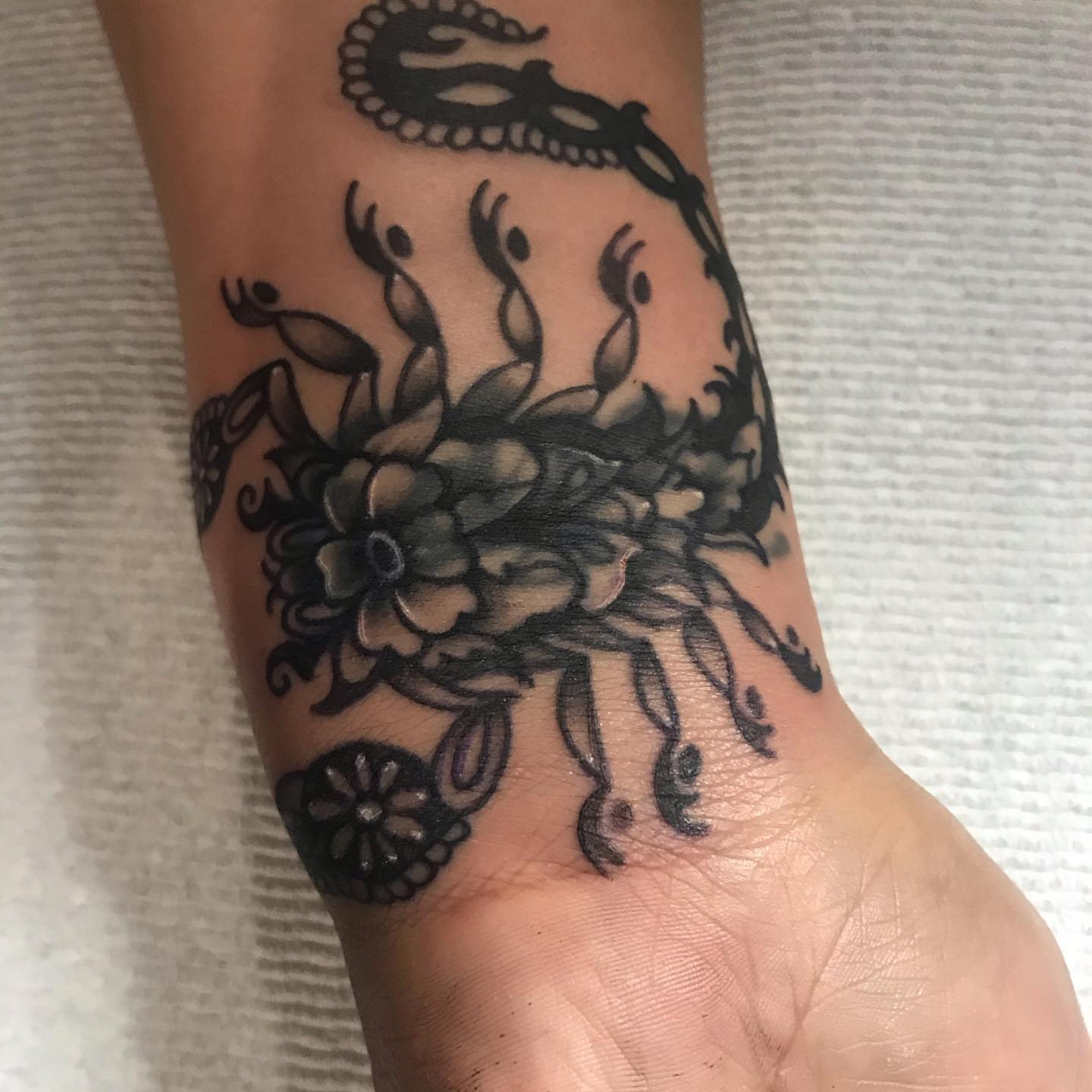 Scorpion black and grey tattoo on the hand by Felix perez (Tattooer)