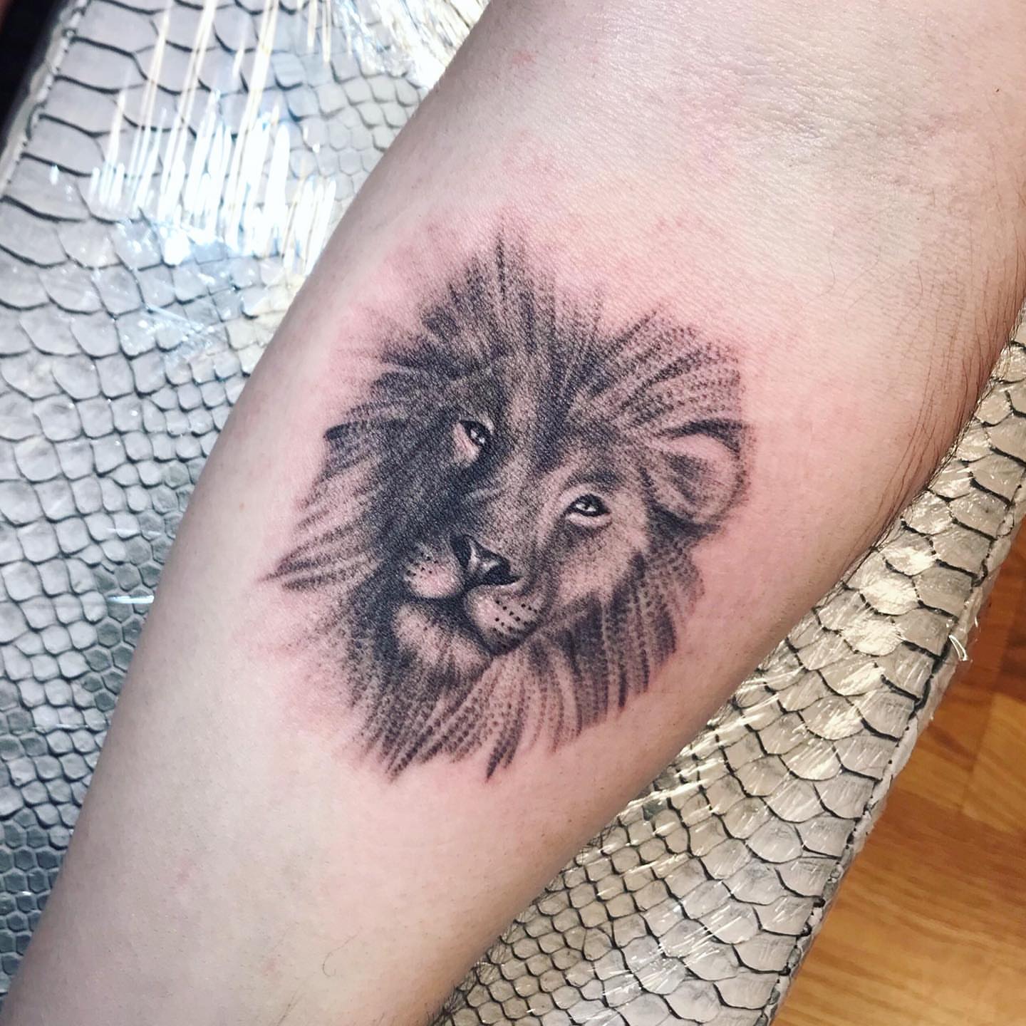 Tattoo by @emlectric_ — realism