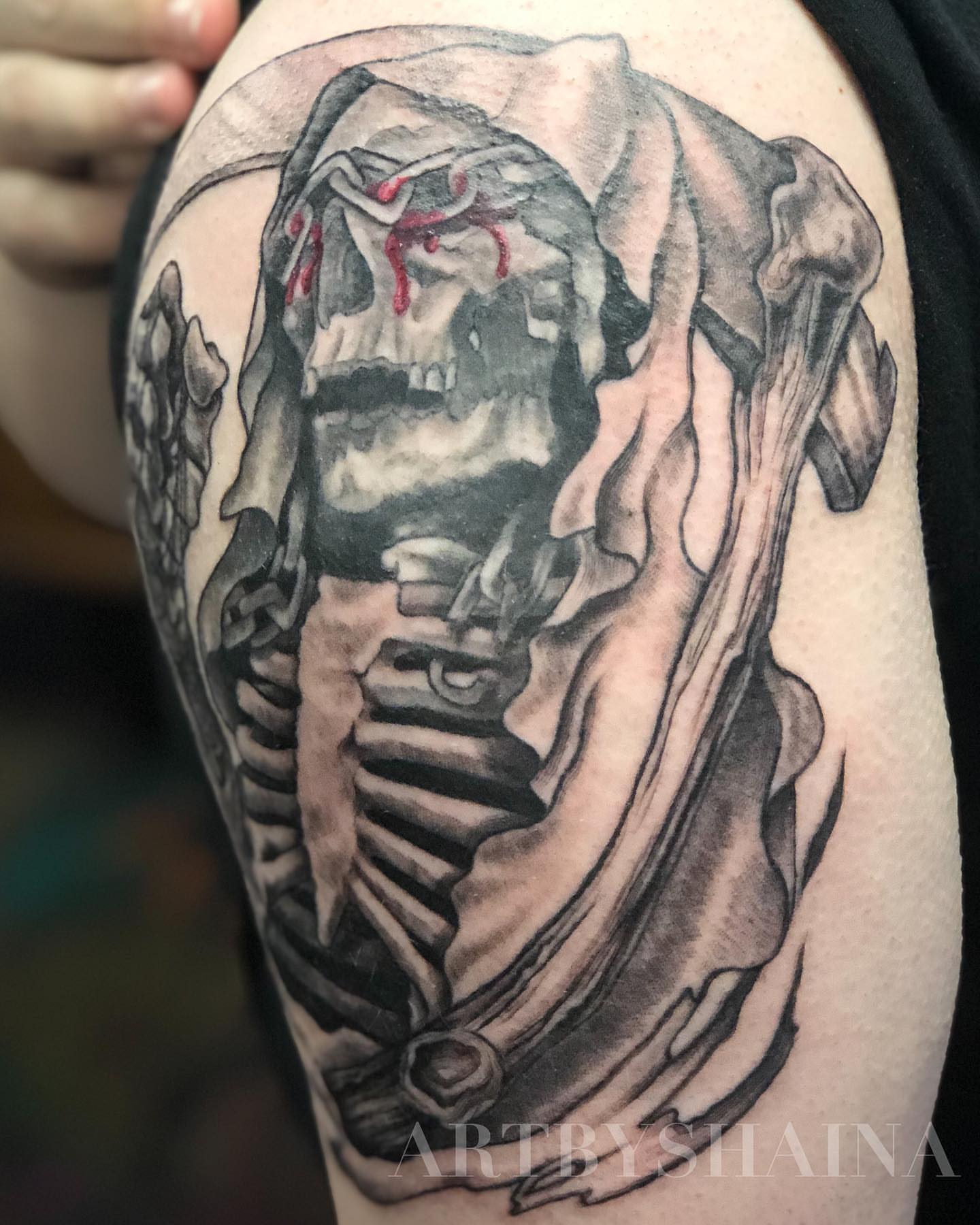 Skull realism tattoo on the shoulder by ππ·π°πΈπ½π°