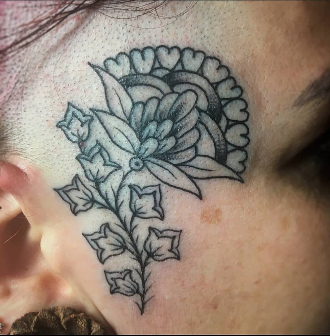 Tattoo by @aartaccenttat2 — black_and_grey