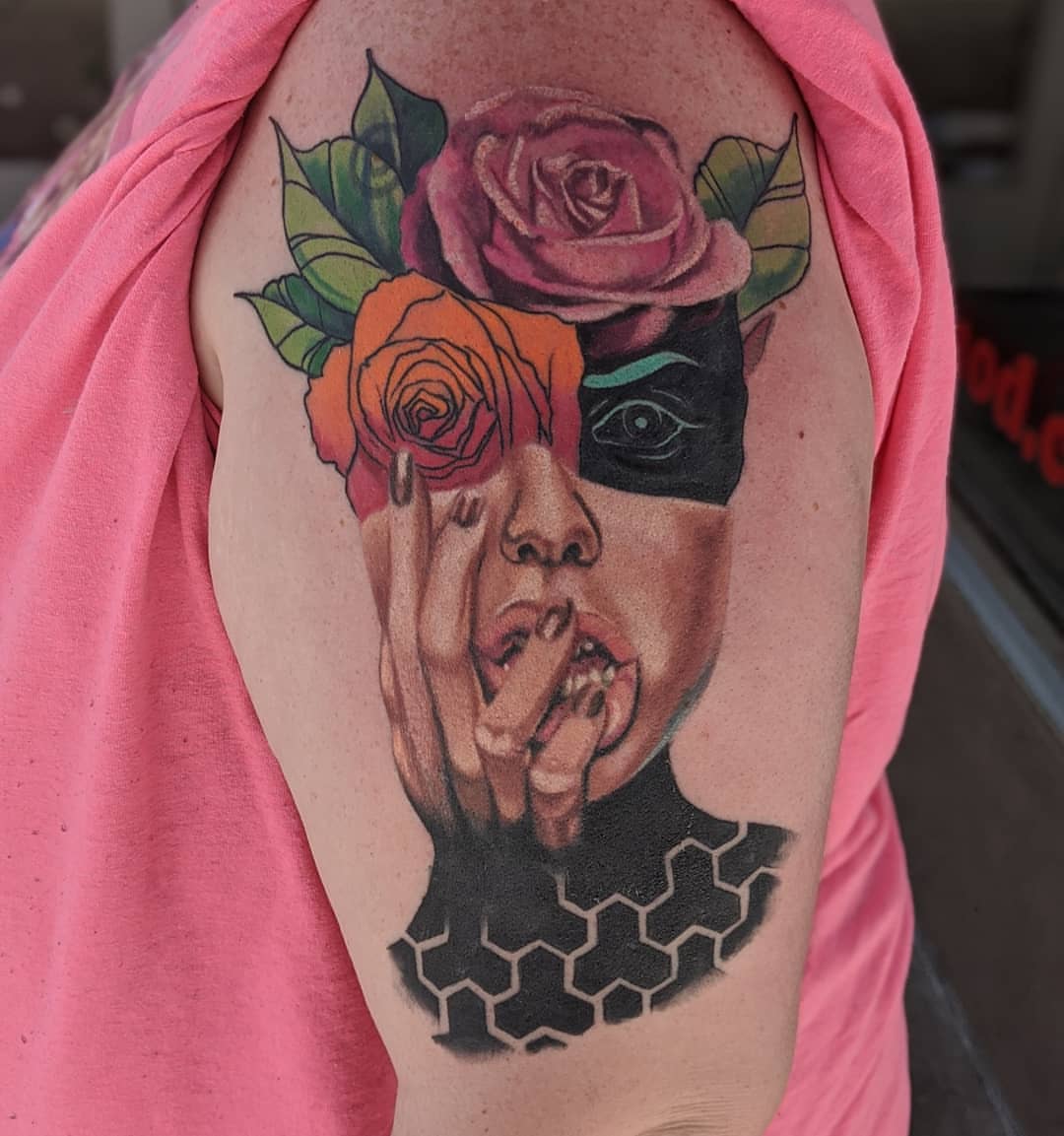 Tattoo by @solasjansentattoo — realism, geometric