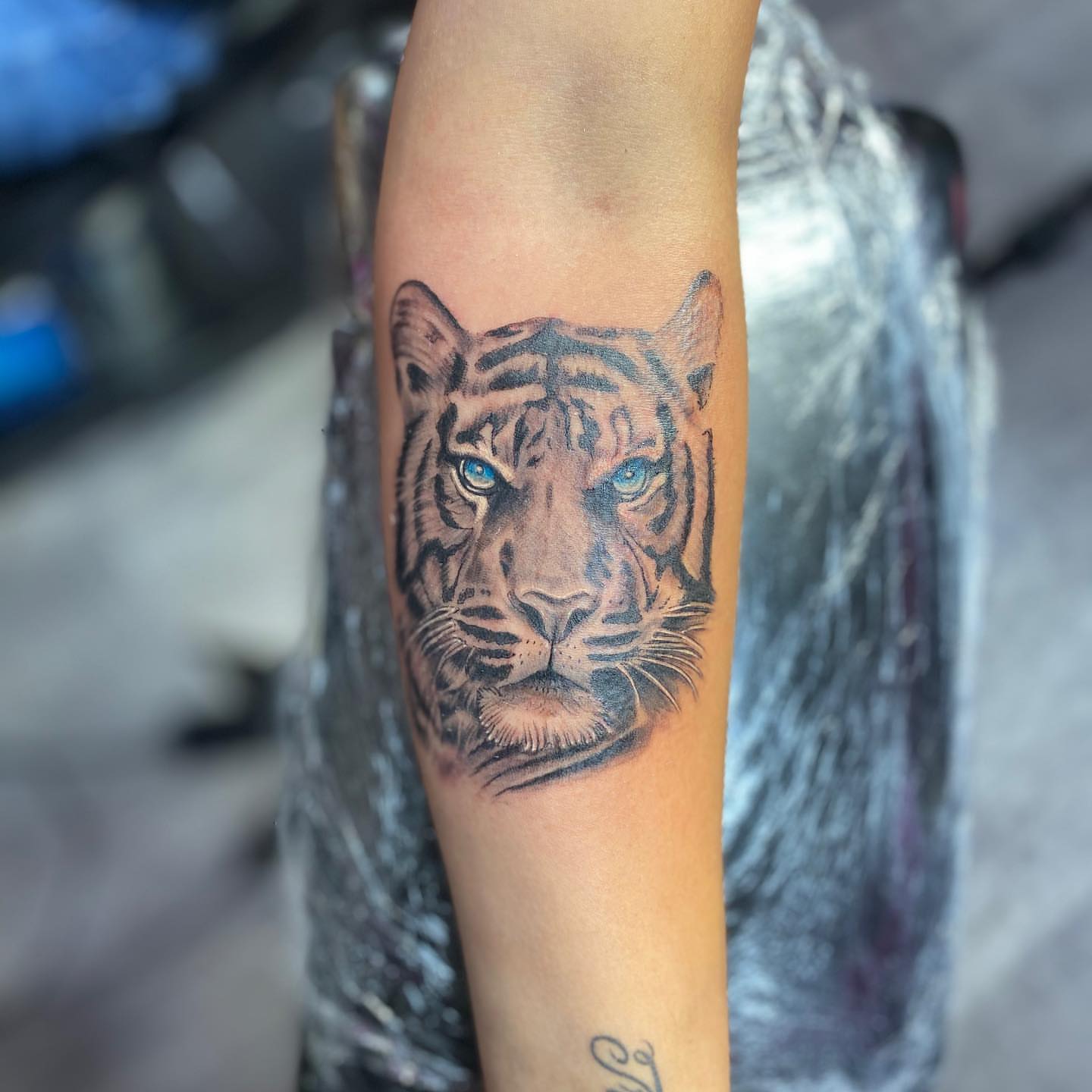 Tattoo by @oscartattoo — realism