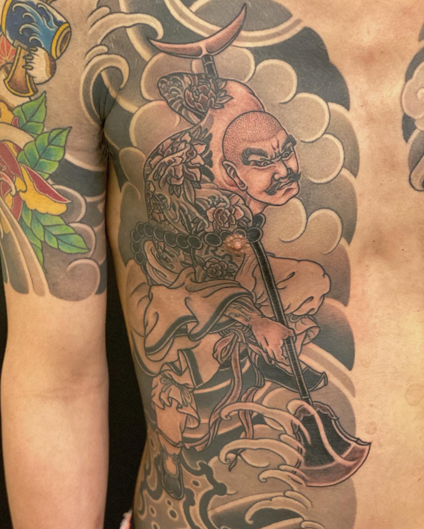 Bald warrior japanese irezumi tattoo on the thigh by 重君