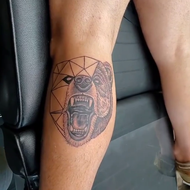 Bear head realism tattoo by André Brazil