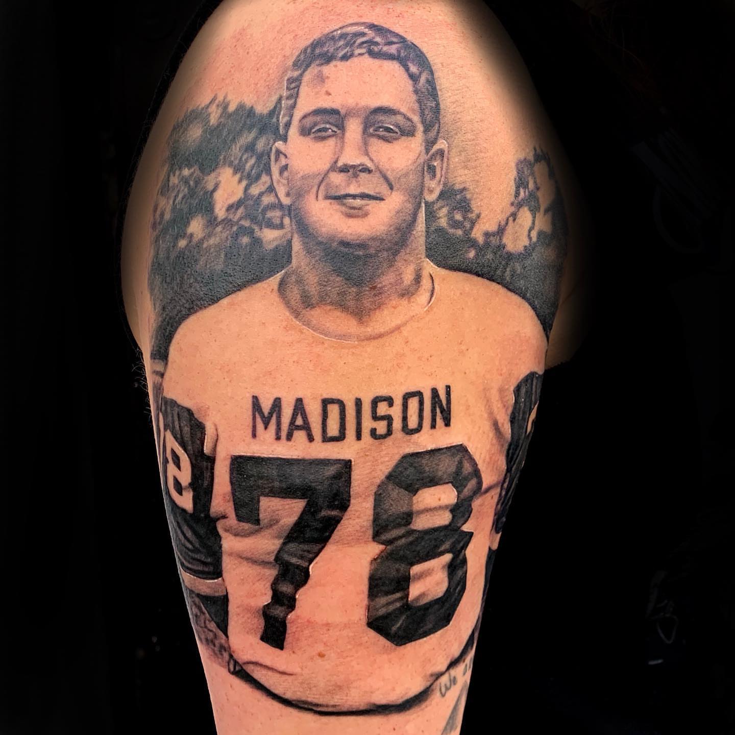Tattoo by @jakeomen — realism