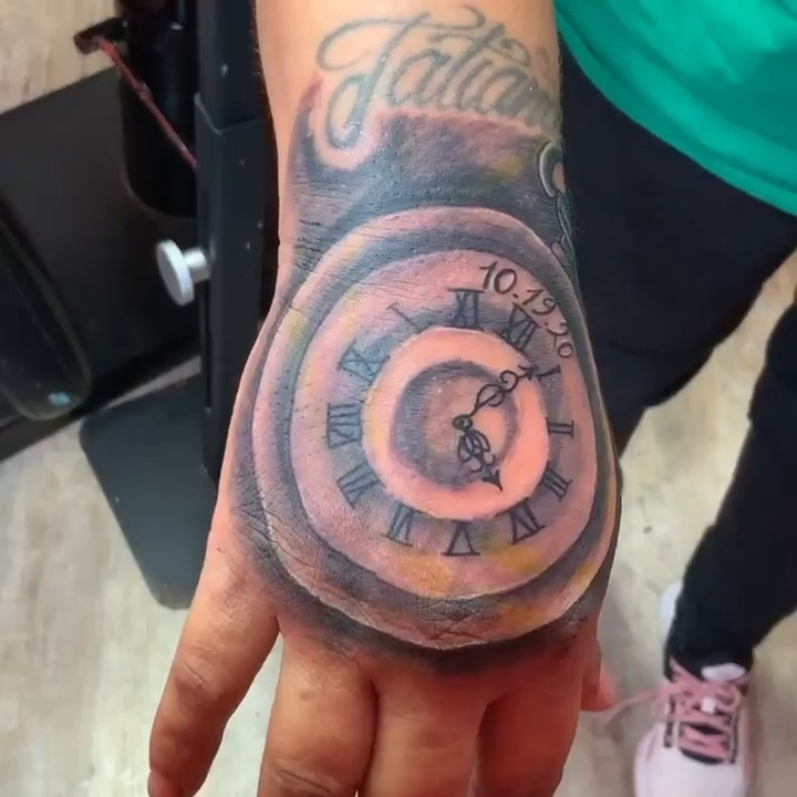 Tattoo by @lulutatt2s — realism, black_and_grey