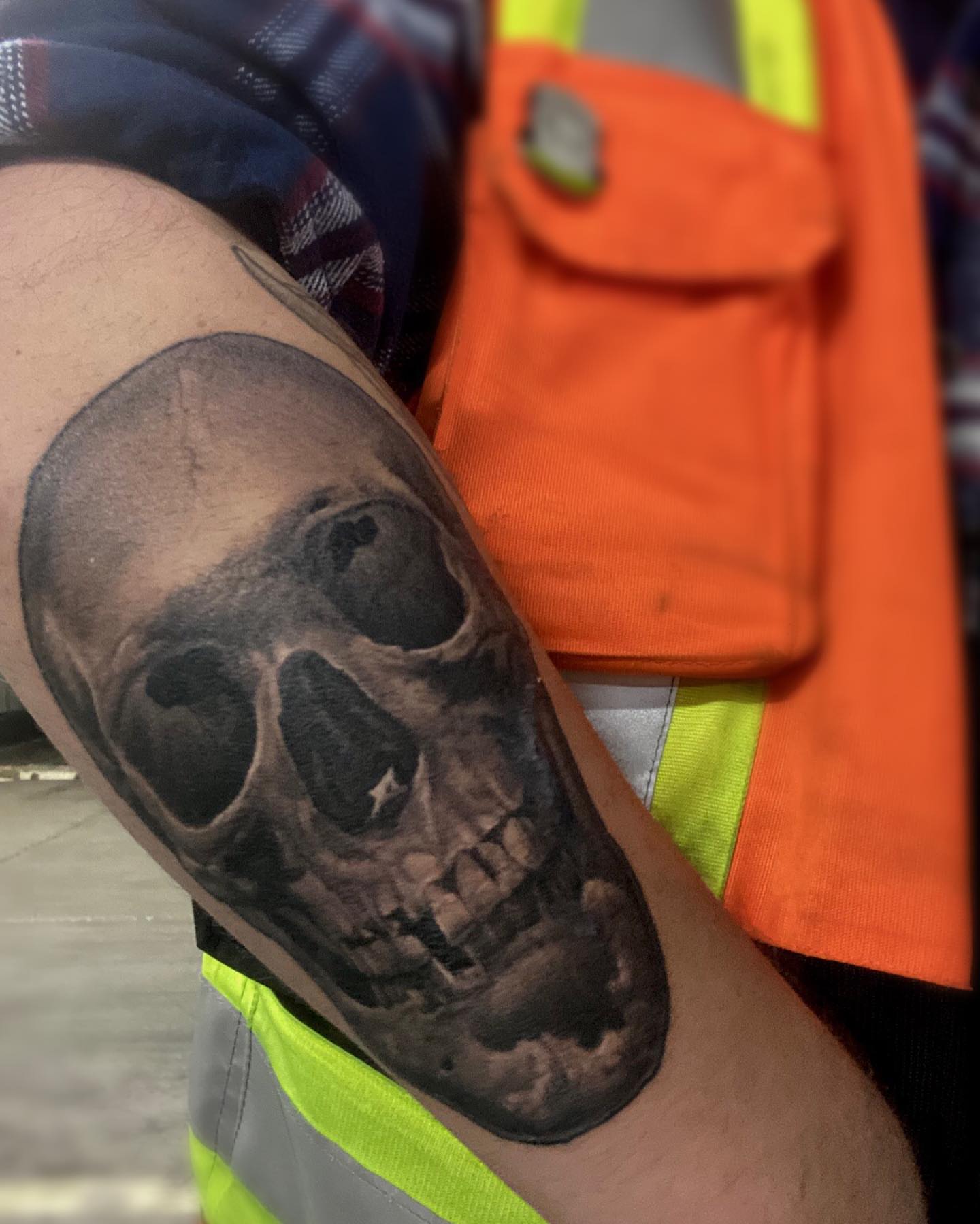 Skull realism tattoo on the forearm by Daniel Gutierrez