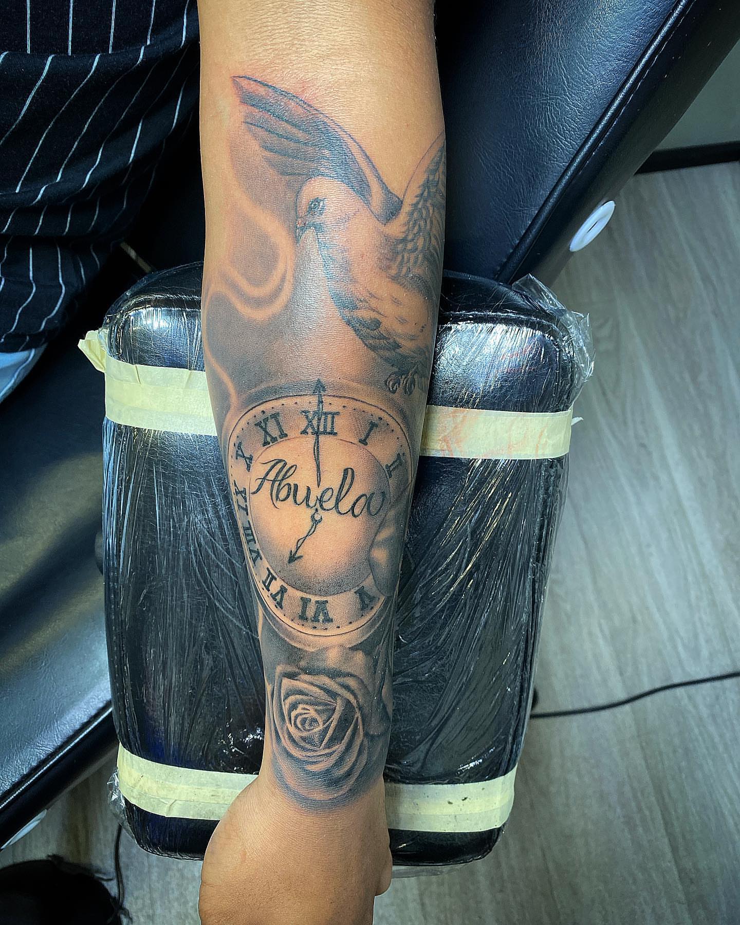 Tattoo by @allbluehundreds — black_and_grey