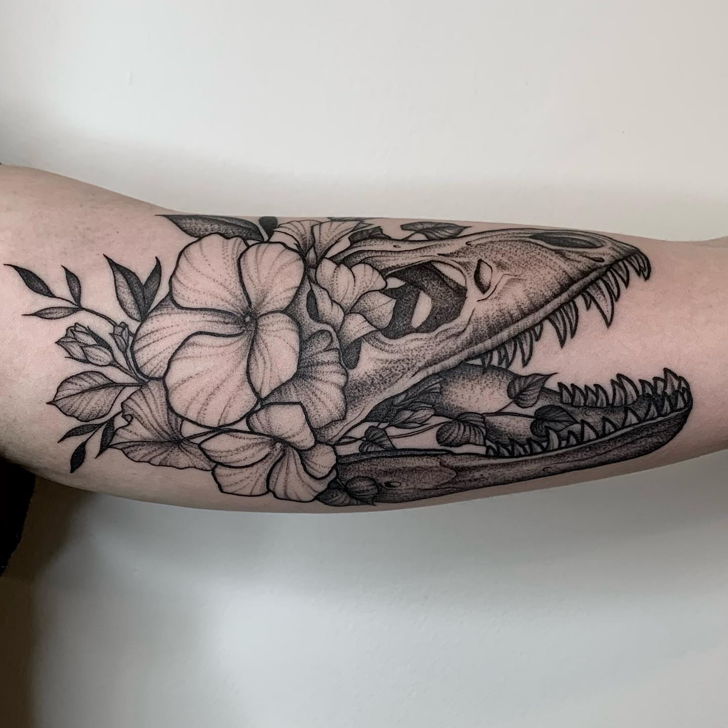 Tattoo by @ohmydarlingtattoos — dotwork, realism