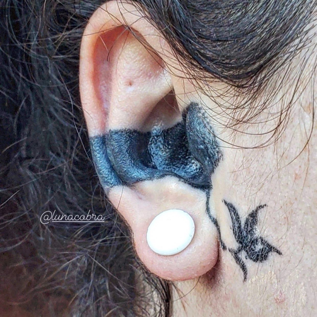 Tattoo by @lunacobra โ black_and_grey