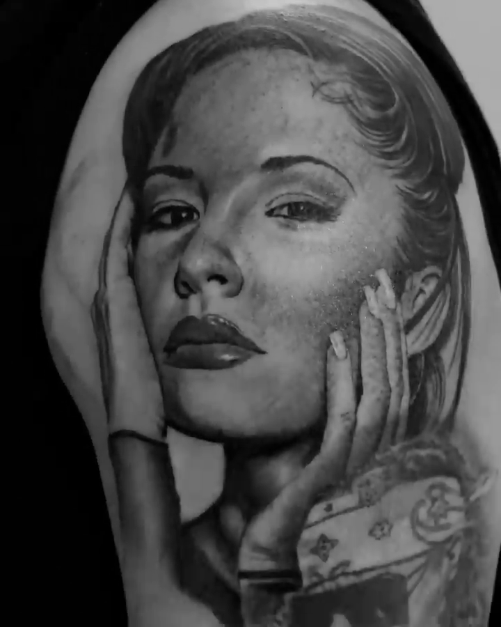 Woman and man realism tattoo by Carlos Macedo Tattoo