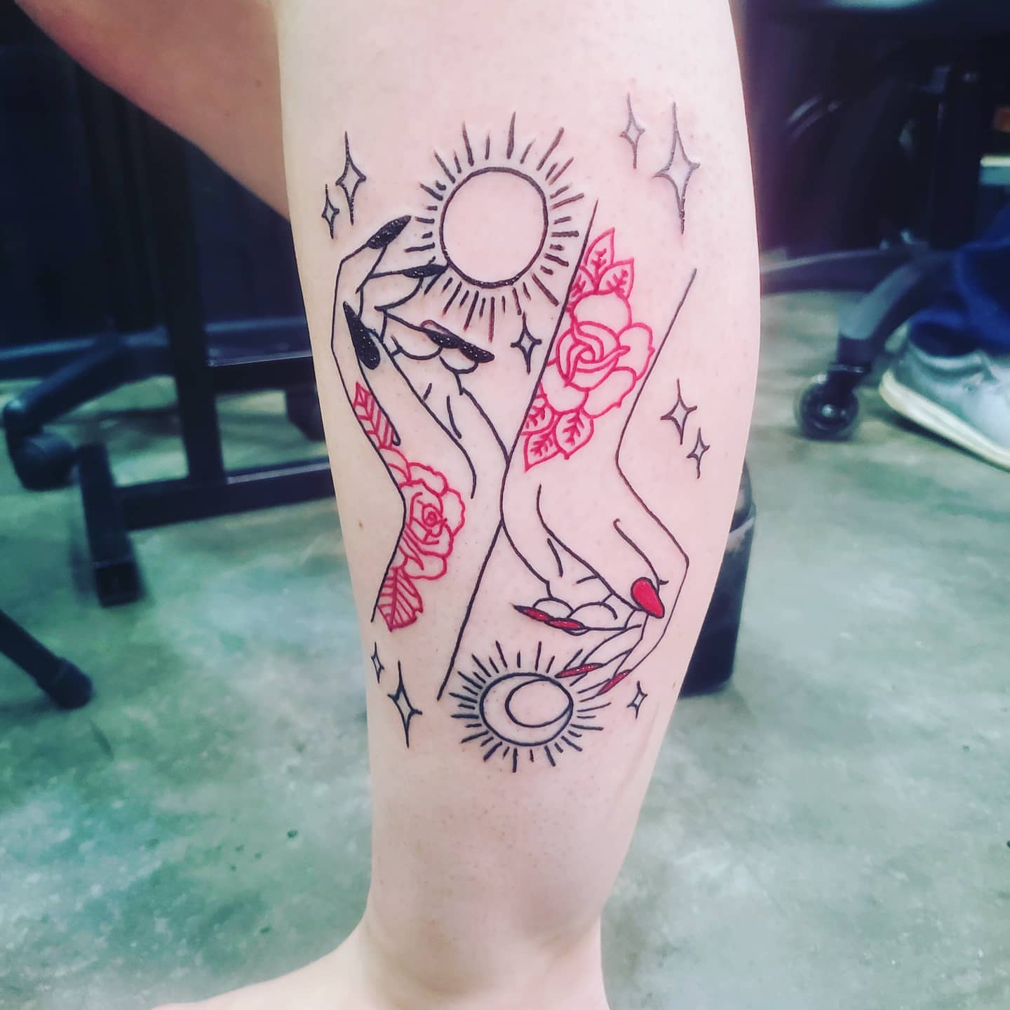 Hands and sun neo-traditional tattoo on the forearm by Nadine ☥