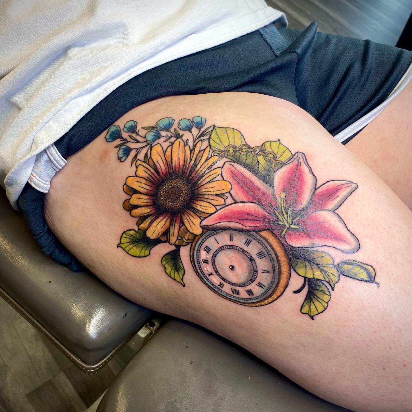 Tattoo by @alandapanda — realism, dotwork