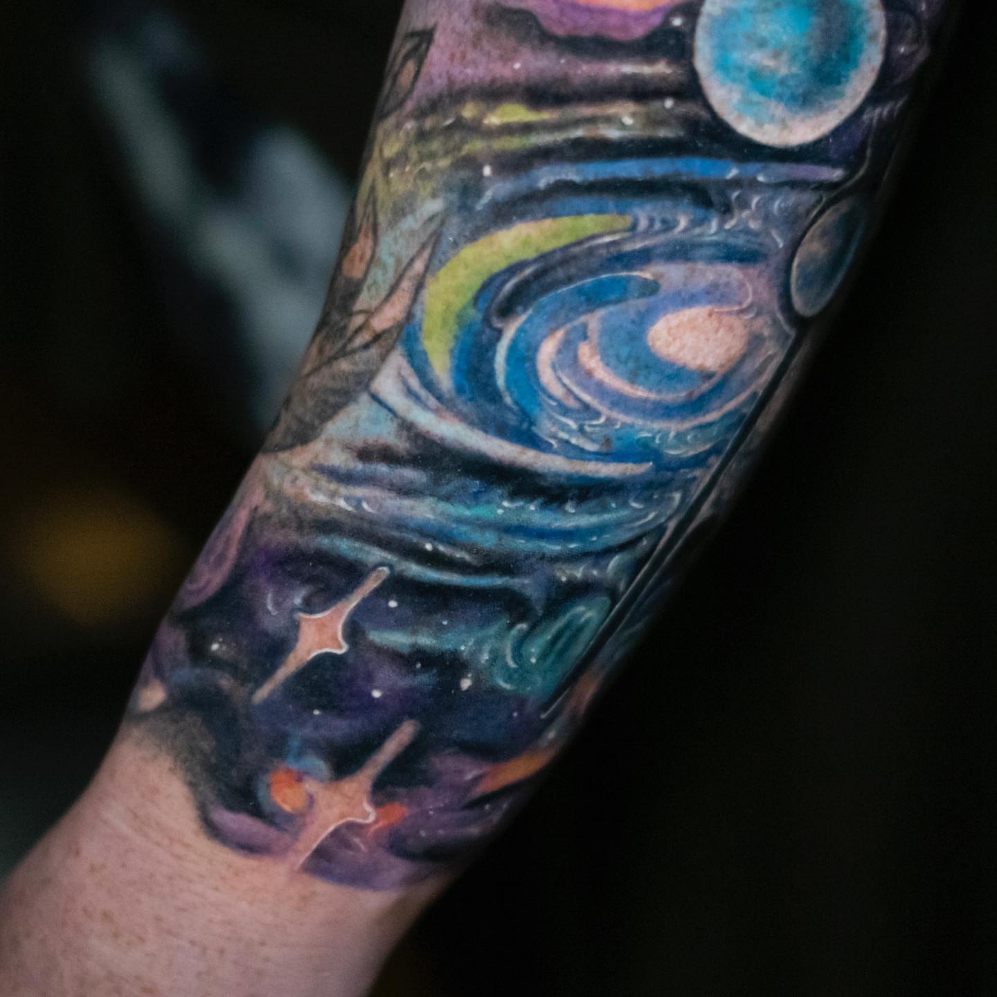 Tattoo by @jaer_tattoo — dotwork, watercolor