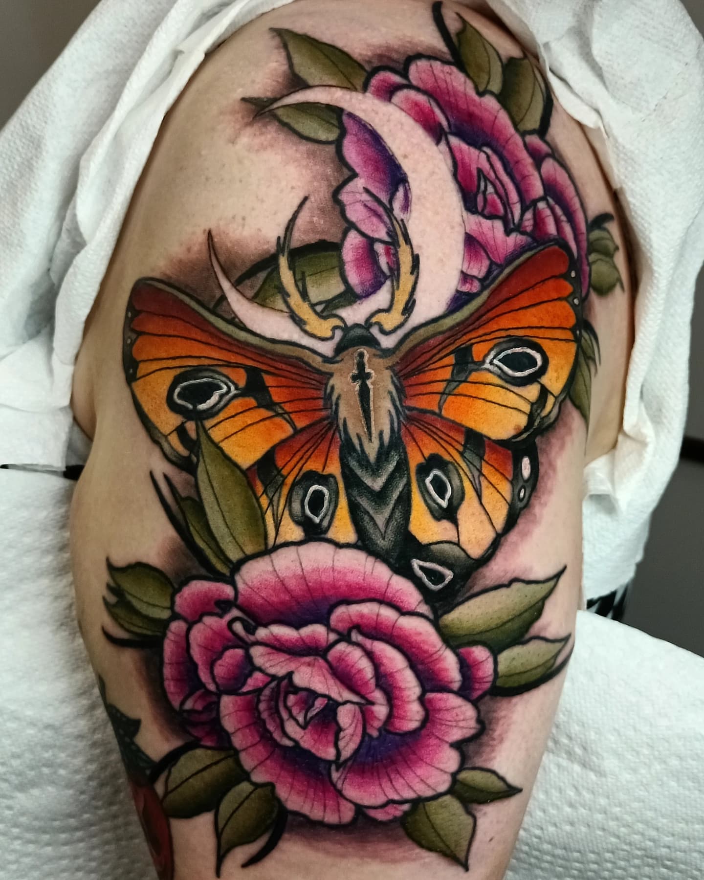 Butterfly and roses American traditional tattoo on the shoulder by 💢 Anime  & 🗡 Neo Traditional    💥 Marc
