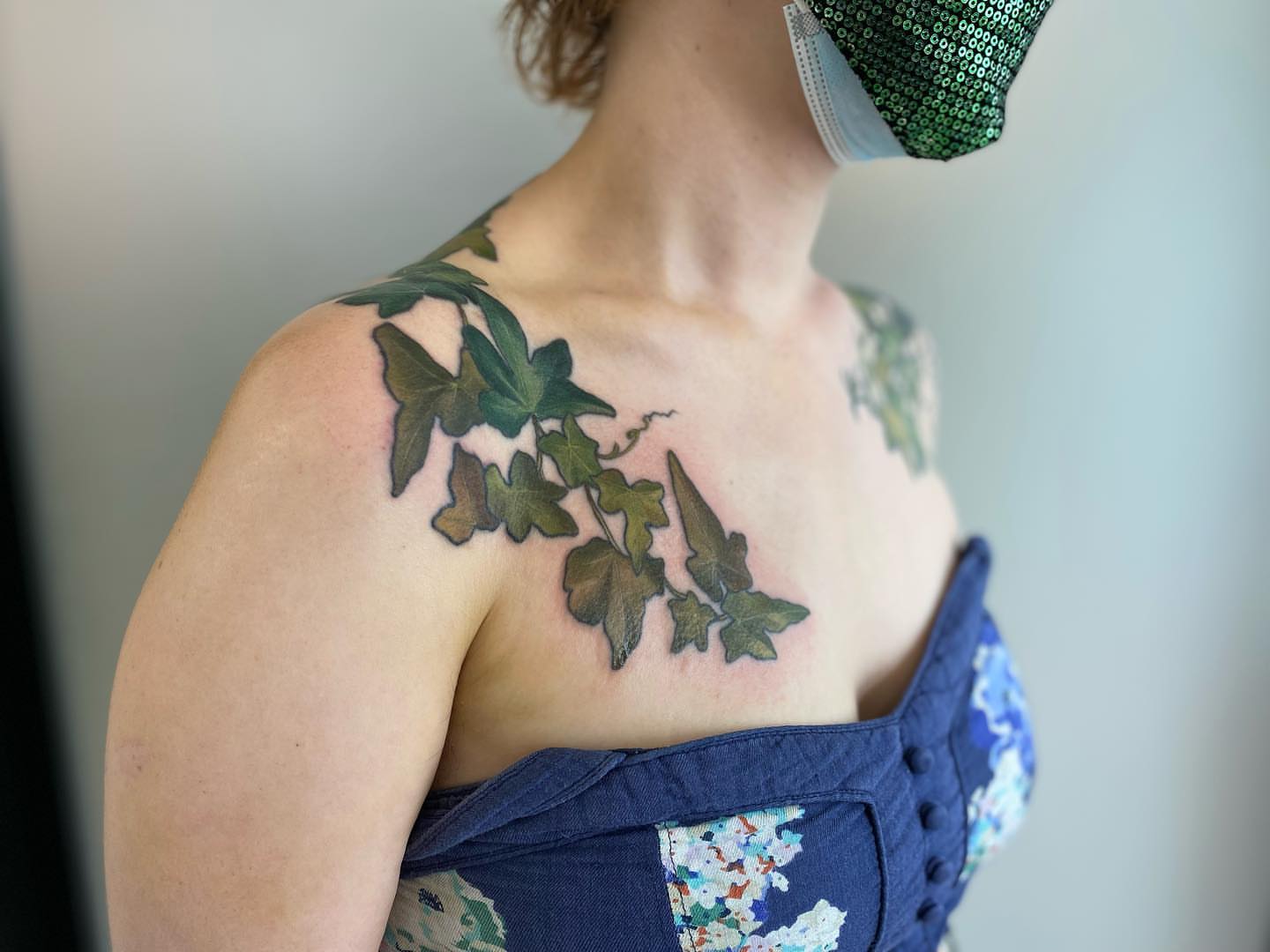 Ivy leaves realism tattoo on the chest by Rusty Indigo