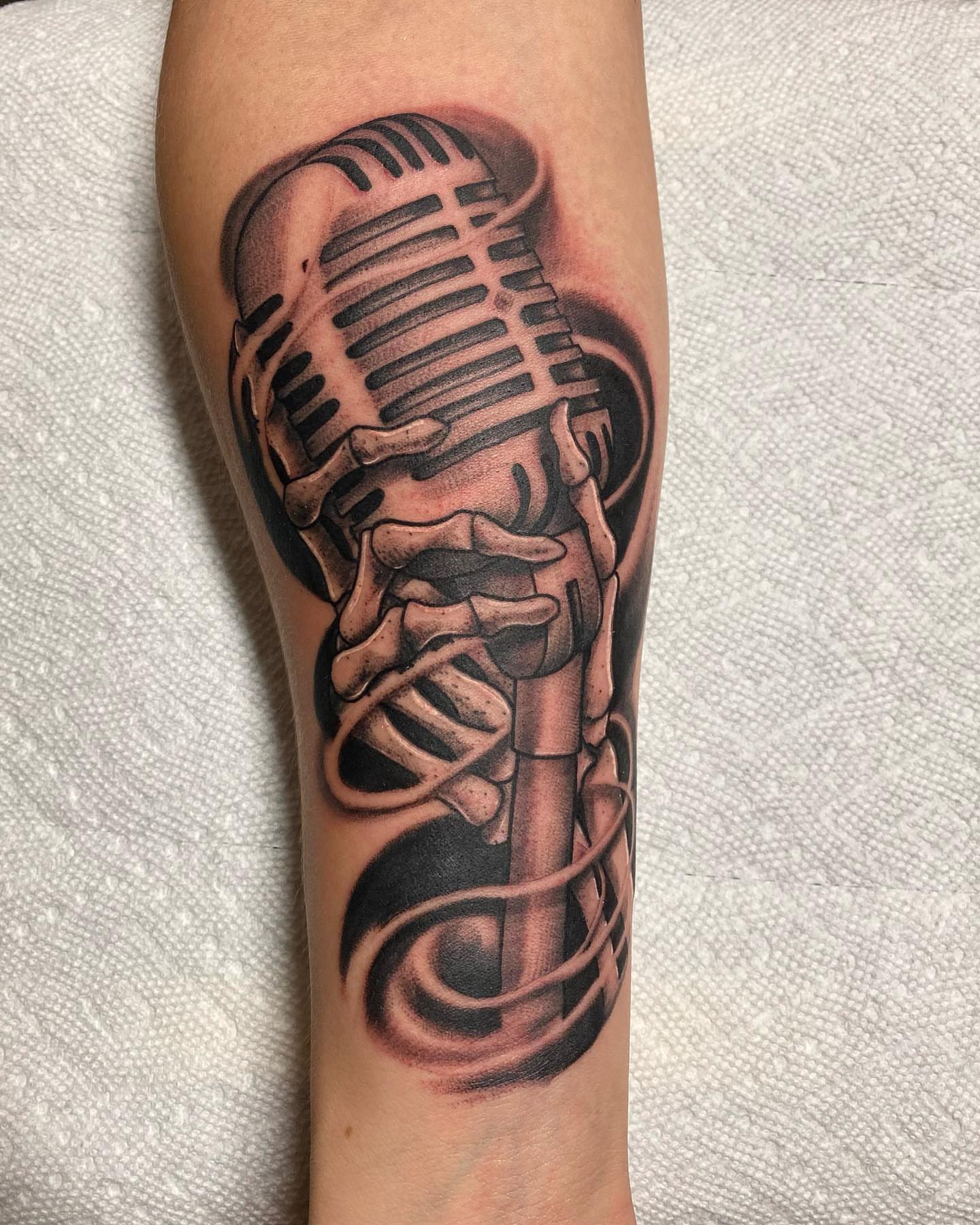 Tattoo by @cj.hurtado — black_and_grey