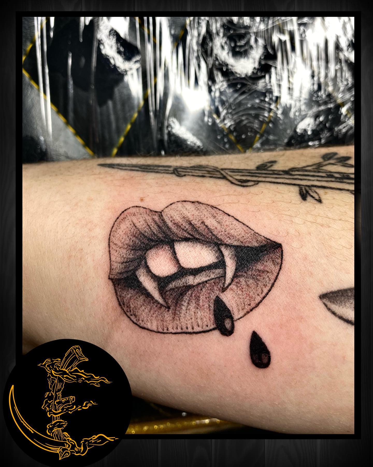 Teeth and drool dotwork tattoo on the forearm by ☀️ 𝕵𝖆𝖒𝖎𝖘𝖔𝖓 𝕰𝖑𝖑𝖘𝖜𝖔𝖗𝖙𝖍 🌑