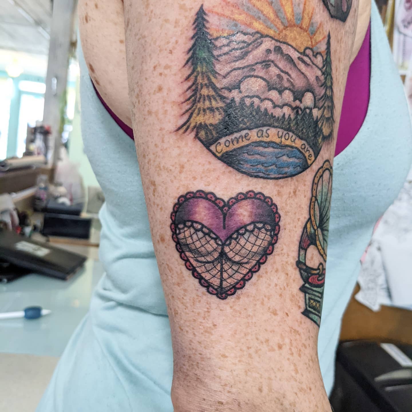 Tattoo by @mousetattoo — american_traditional, dotwork