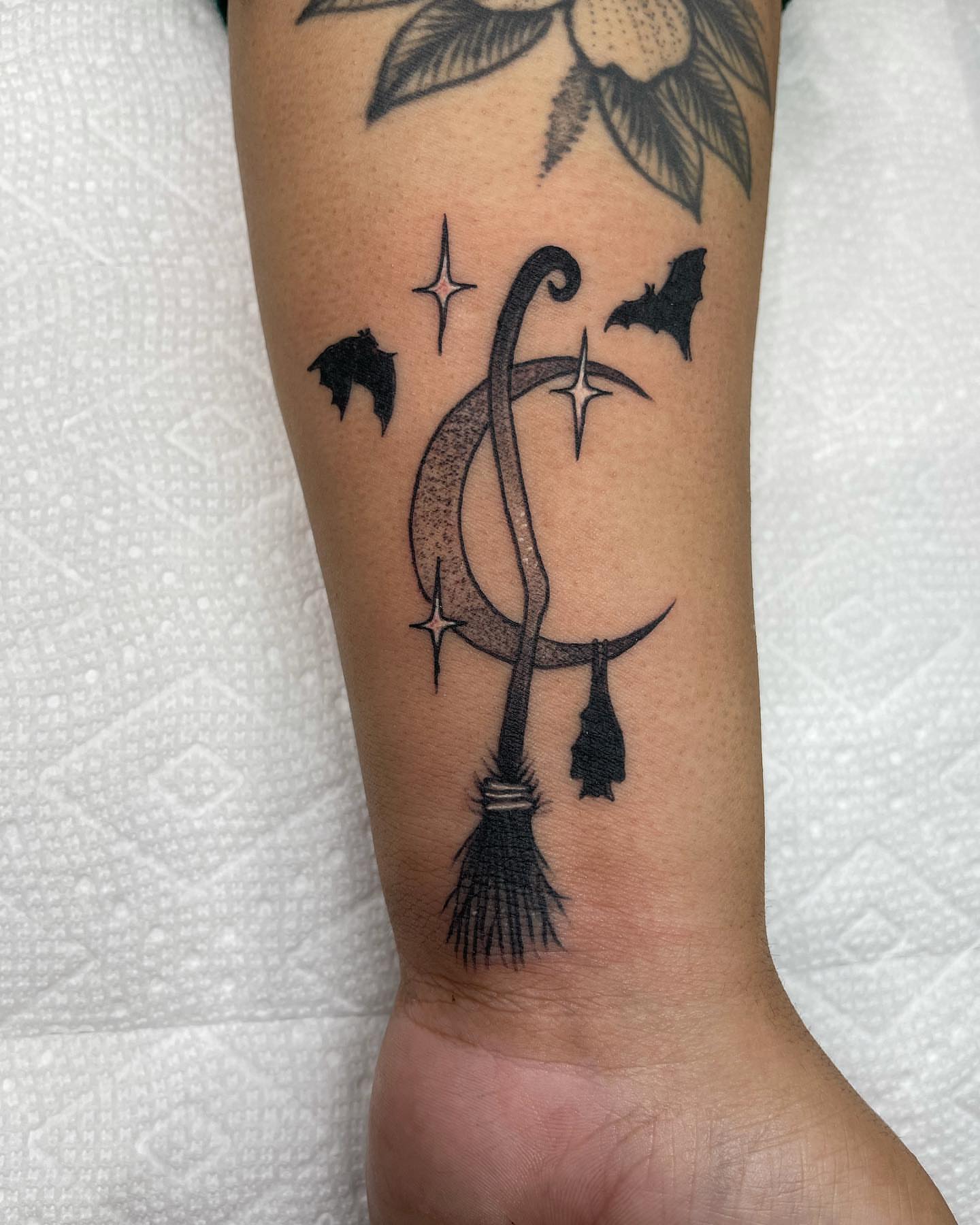 Tattoo by @jocetattoos — black_and_grey