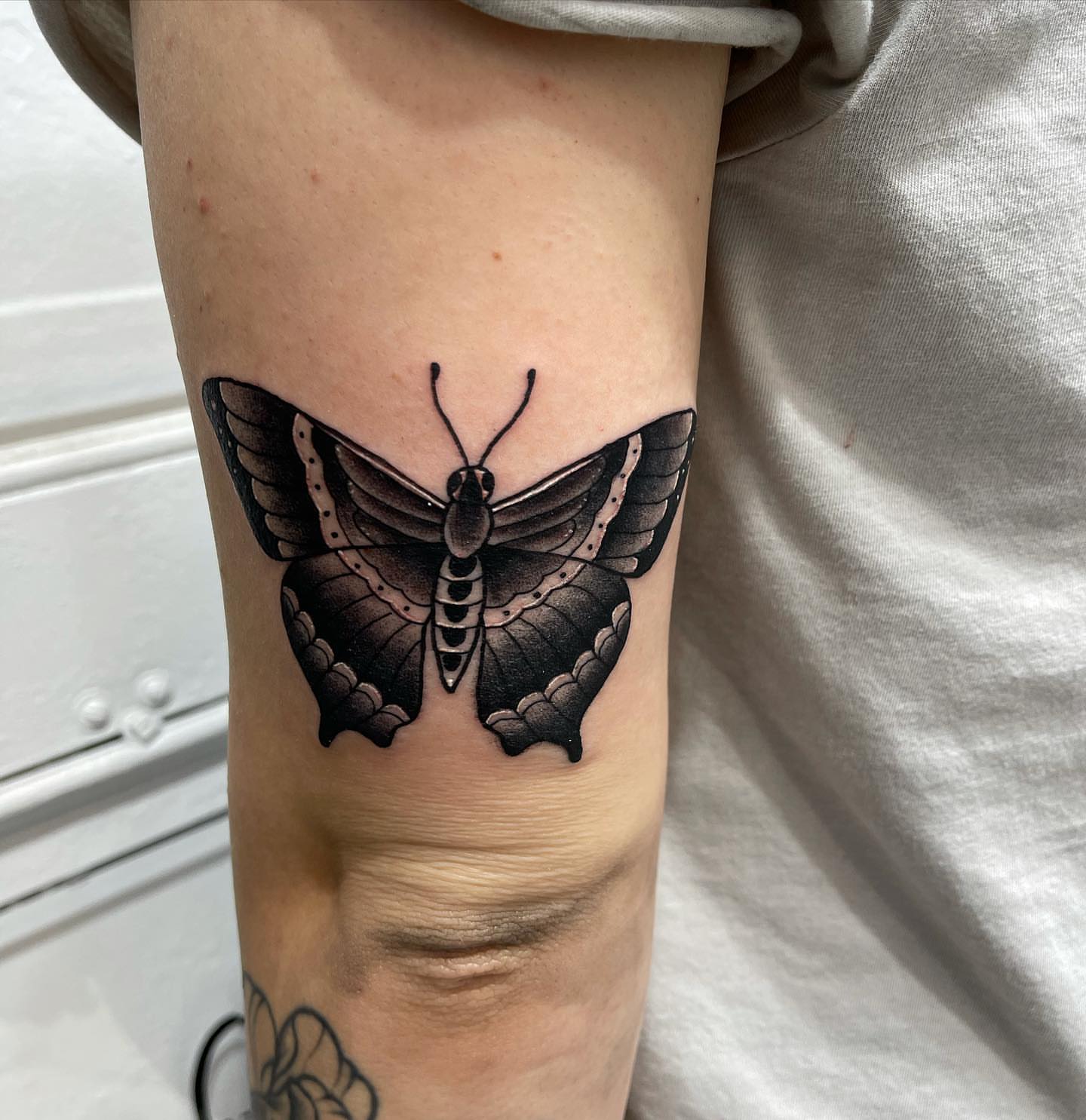 Tattoo by @jocetattoos — black_and_grey