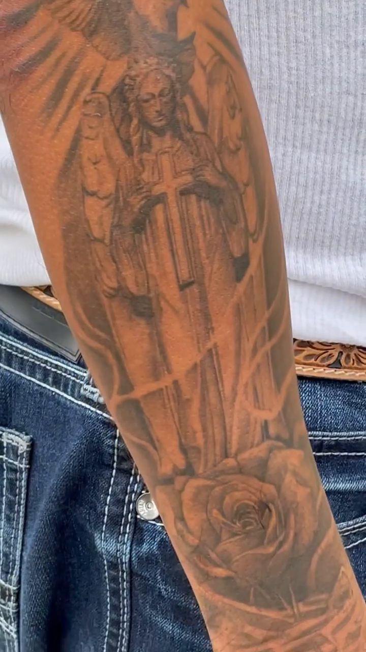 Tattoo by @tattoo_hec — black_and_grey, realism