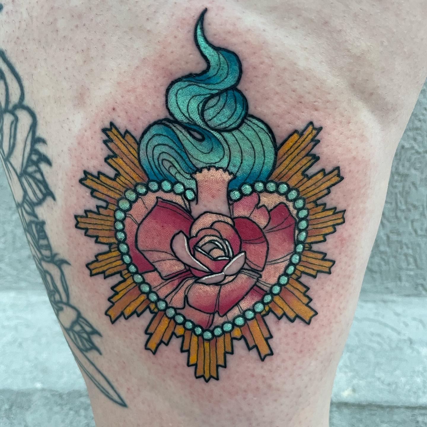 Floral bouquet American traditional tattoo on the thigh by ๐๐ฌ๐ฐ๐ฅ ๐๐ฌ๐ฌ๐ซ