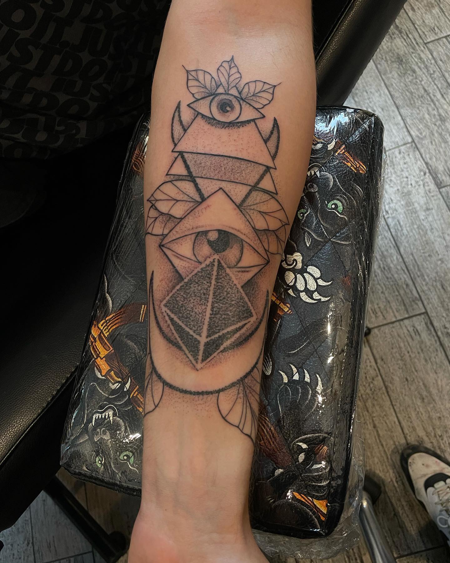 Tattoo by @dannysan14 — geometric