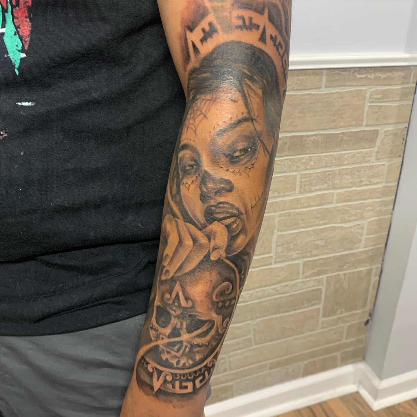 Woman with crown realism tattoo on the forearm by Lex⛓️