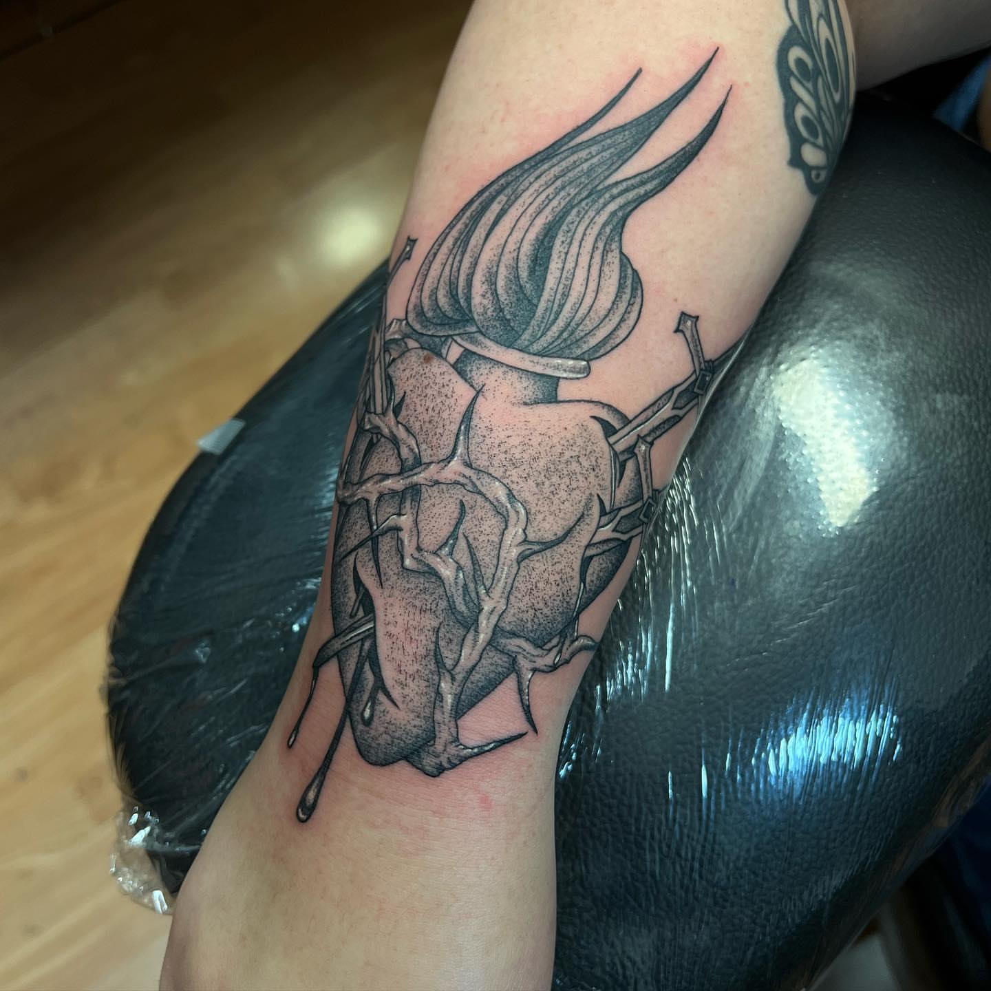 Heart with thorns dotwork tattoo on the forearm by 𝕭𝖗𝖞𝖈𝖊 𝖂𝖎𝖑𝖑𝖎𝖆𝖒