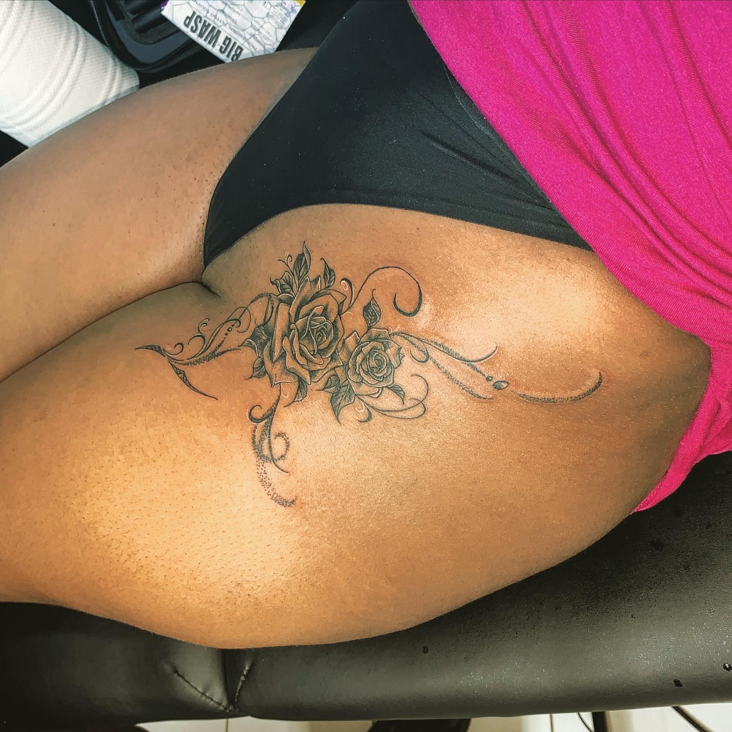 Roses black and grey tattoo on the thigh by oxideTattoo, Morne-à-l'Eau