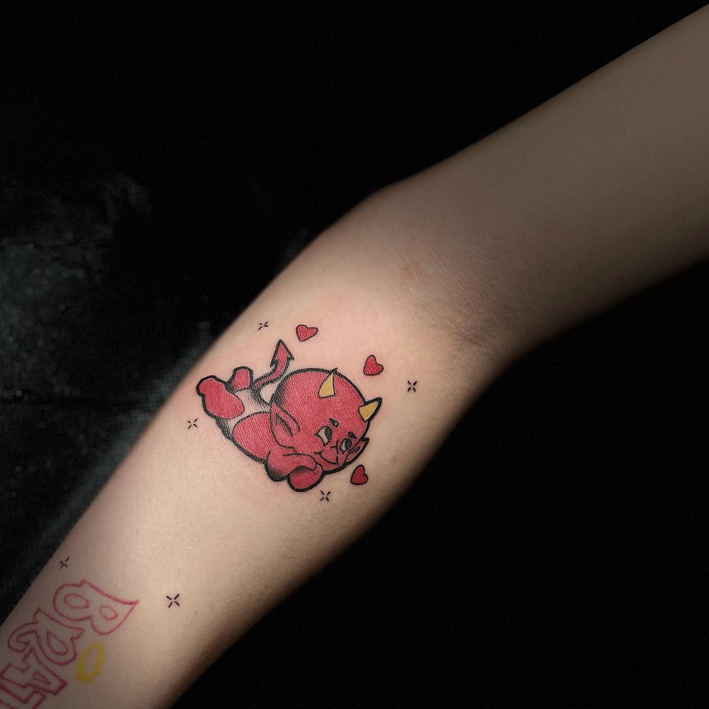 Red devil dotwork tattoo on the forearm by ๐ธ๐๐๐.๐ฎ๐, Los Angeles, California
