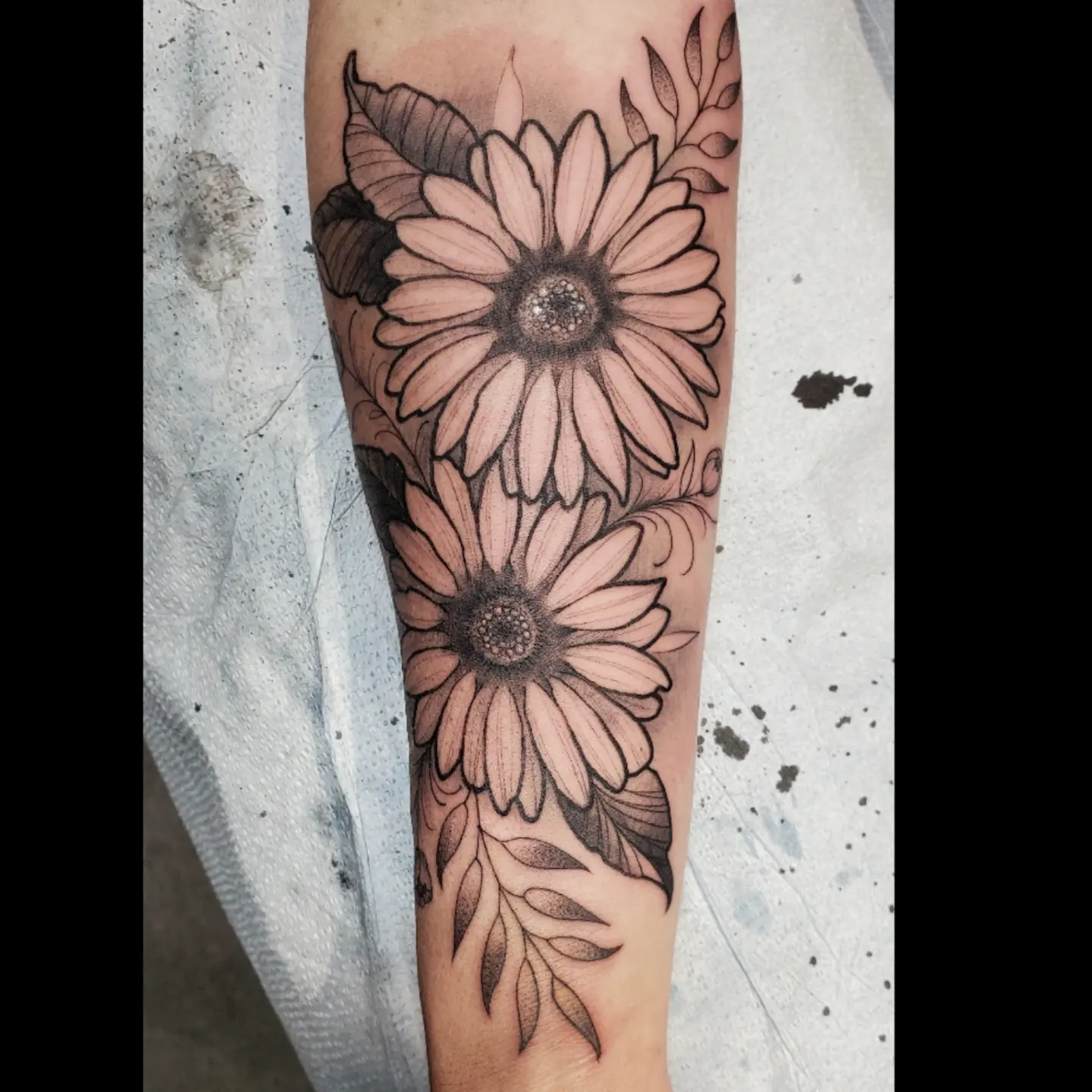 Tattoo by @rexroxwell — black_and_grey