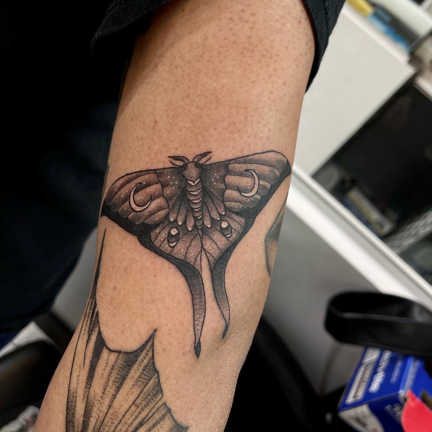 Tattoo by @jocetattoos — black_and_grey