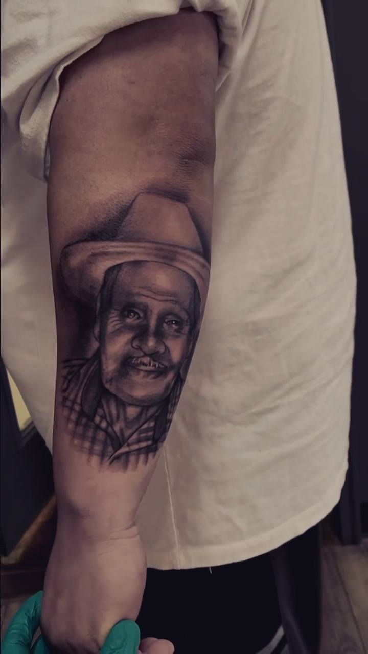 Tattoo by @daveisoldbutstillkicknit — realism, black_and_grey