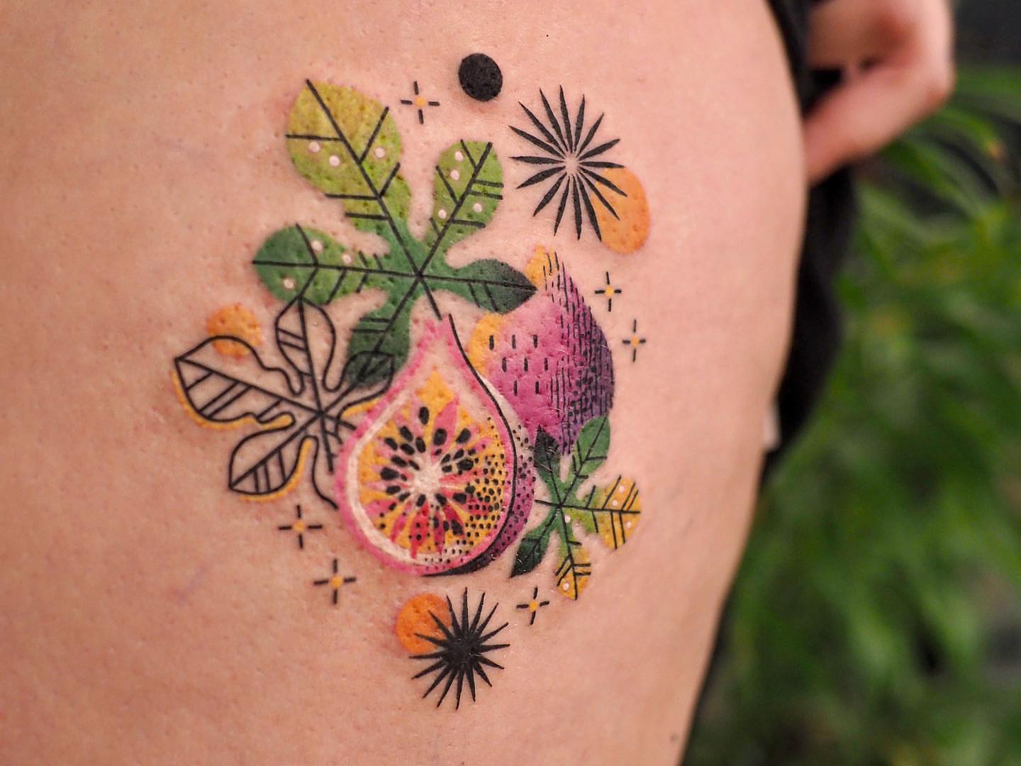 Tattoo by @hen_tattooer — dotwork, watercolor