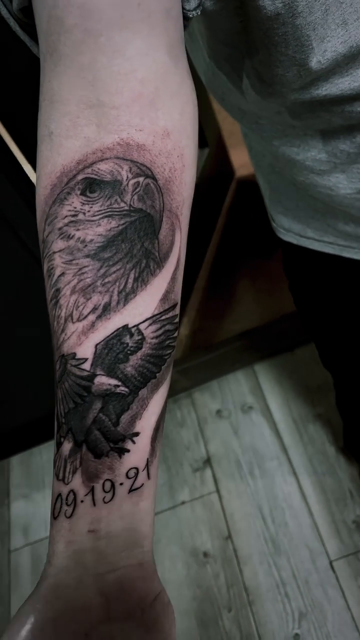 Tattoo by @daveisoldbutstillkicknit — realism, black_and_grey
