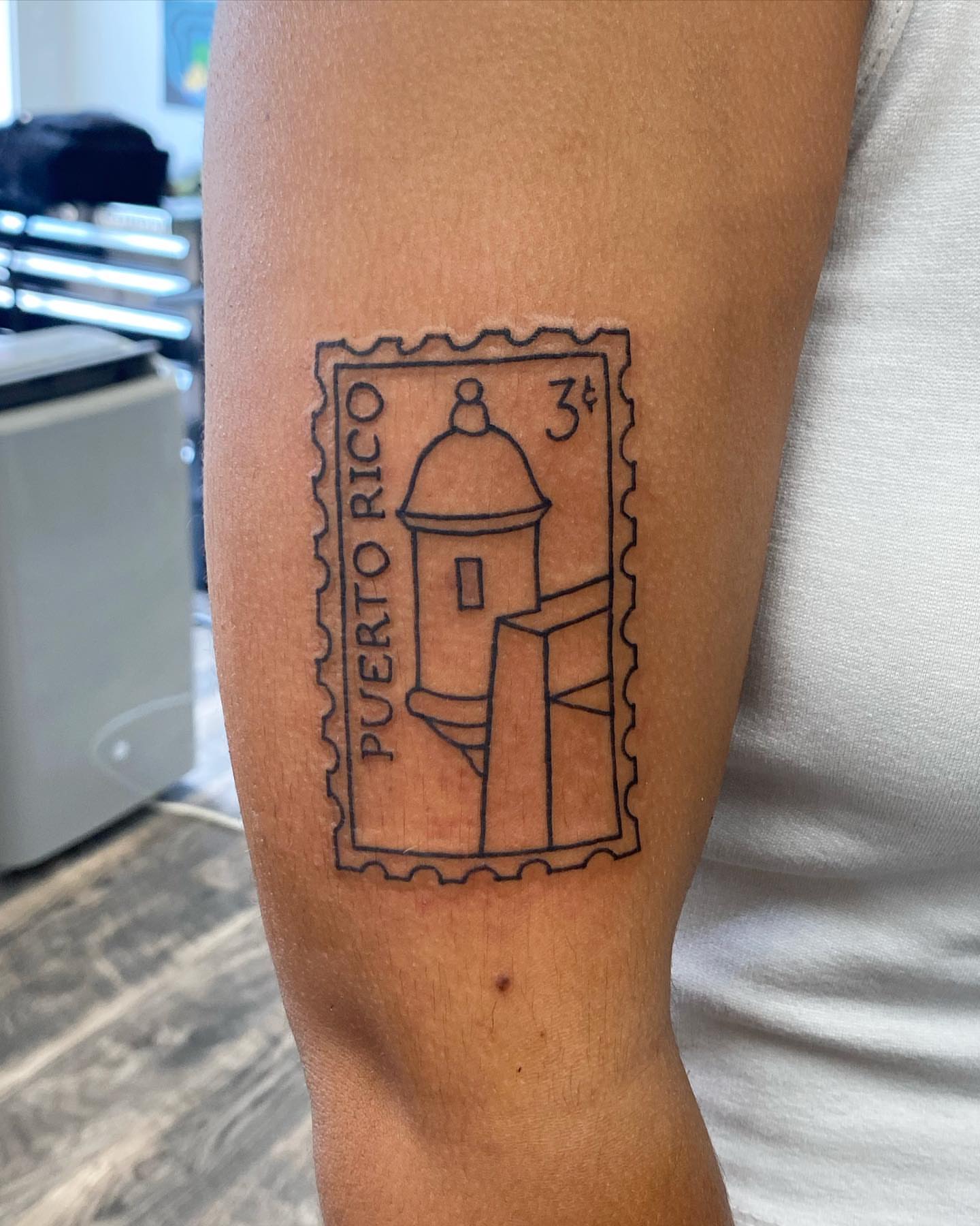 Tattoo by @vthebodyartist — black_and_grey
